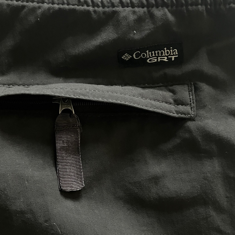 Columbia Women's Black Outdoor Shorts - Picture 5 of 6